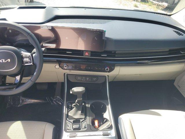 new 2025 Kia Carnival car, priced at $50,255