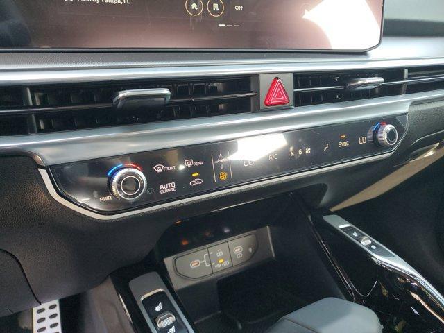 new 2025 Kia Sorento car, priced at $38,028