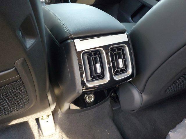 new 2025 Kia Sorento car, priced at $38,028