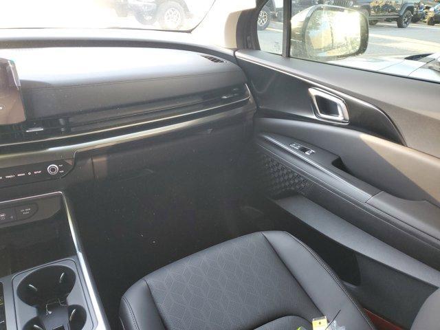 new 2025 Kia Carnival Hybrid car, priced at $50,177
