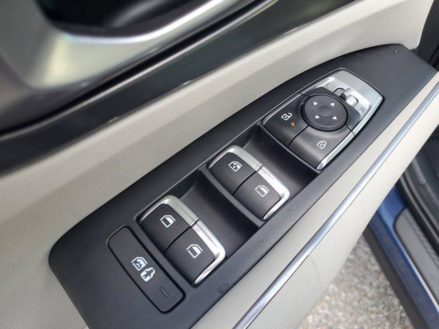 used 2025 Kia Sorento car, priced at $32,943