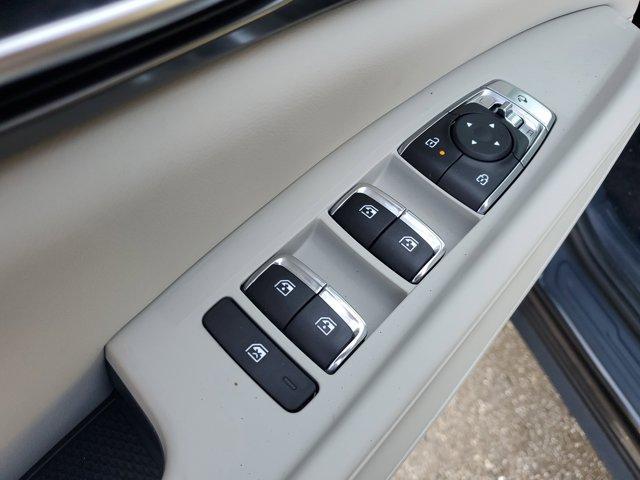 new 2025 Kia Carnival Hybrid car, priced at $48,100