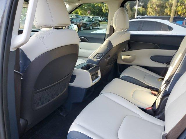 new 2025 Kia Carnival Hybrid car, priced at $48,100