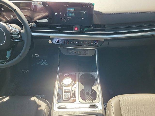 new 2025 Kia Carnival Hybrid car, priced at $48,100