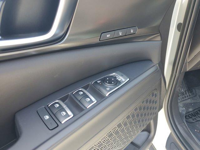 new 2025 Kia Carnival Hybrid car, priced at $48,100