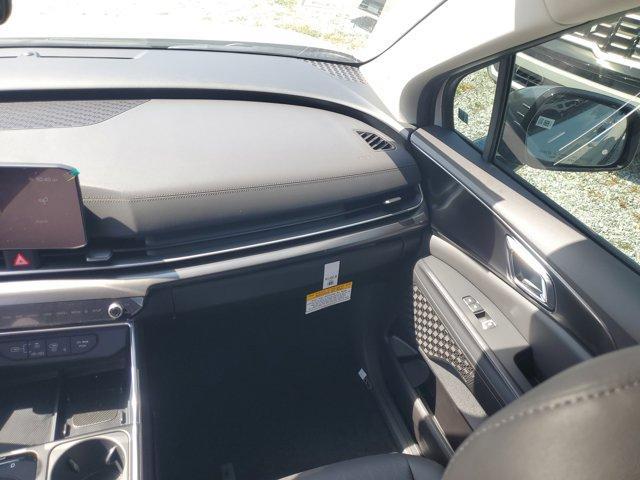 new 2025 Kia Carnival Hybrid car, priced at $48,100