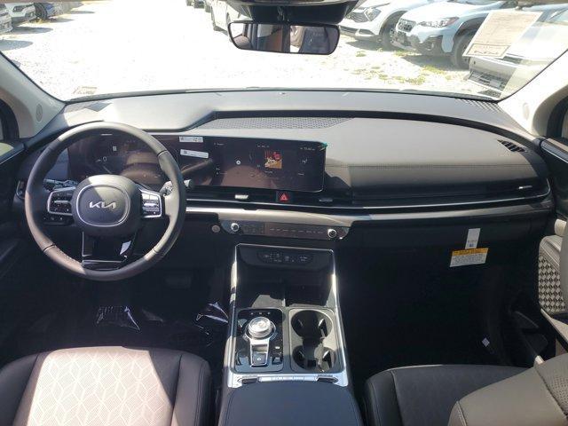 new 2025 Kia Carnival Hybrid car, priced at $48,100