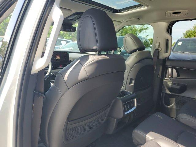new 2025 Kia Carnival Hybrid car, priced at $48,100