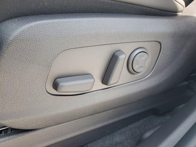 new 2025 Kia Carnival Hybrid car, priced at $48,100