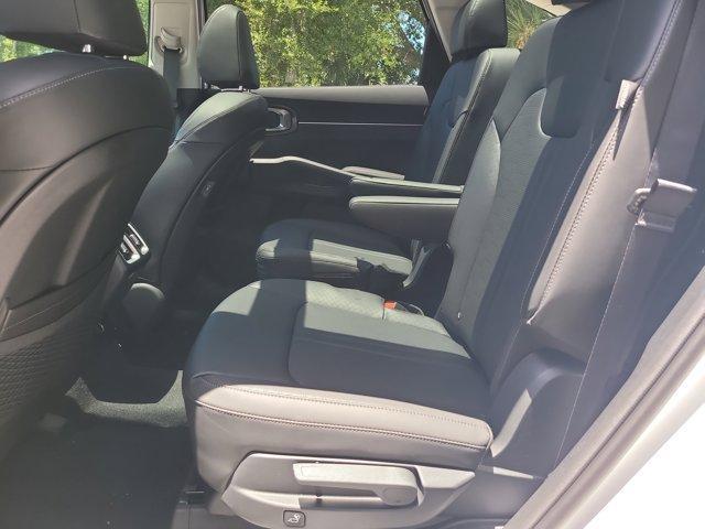 new 2025 Kia Sorento car, priced at $35,051