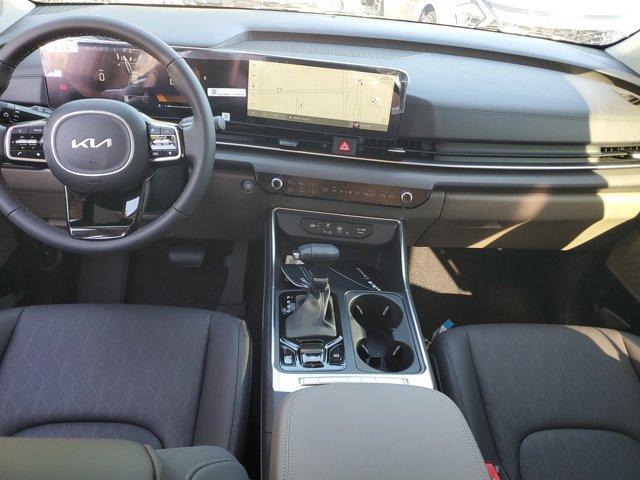 new 2025 Kia Carnival car, priced at $38,781