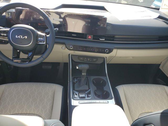 new 2025 Kia Carnival car, priced at $39,634