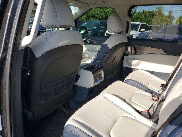 new 2025 Kia Carnival Hybrid car, priced at $48,100