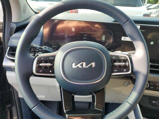 new 2025 Kia Carnival Hybrid car, priced at $48,100
