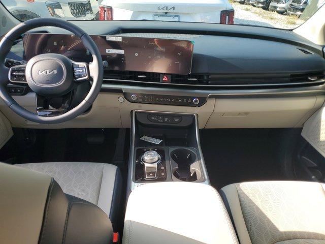 new 2025 Kia Carnival Hybrid car, priced at $48,100