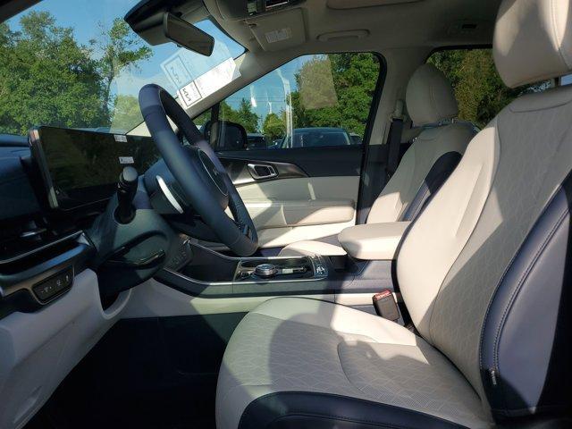 new 2025 Kia Carnival Hybrid car, priced at $48,100