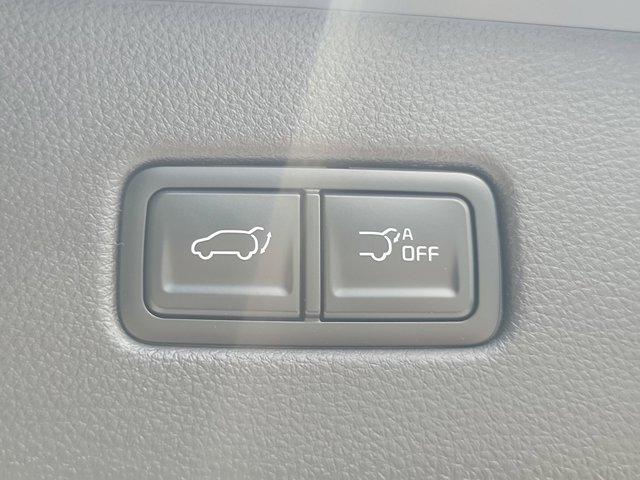 new 2026 Kia Carnival Hybrid car, priced at $43,373