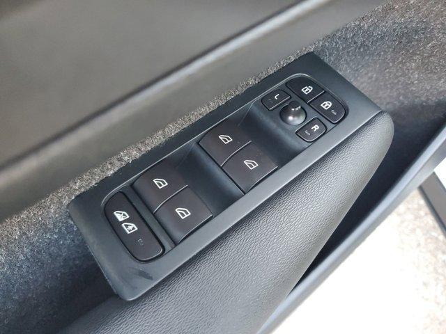 used 2019 Volvo XC40 car, priced at $20,356