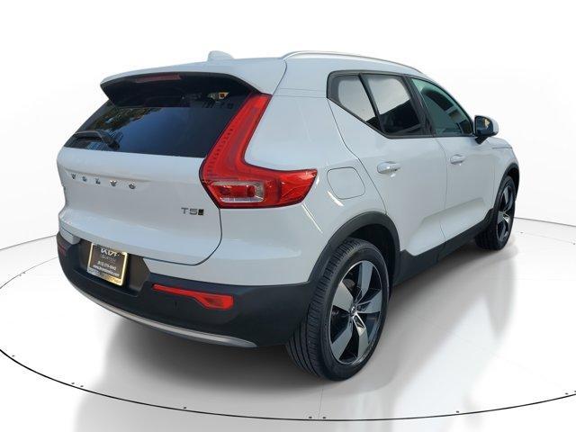 used 2019 Volvo XC40 car, priced at $20,356