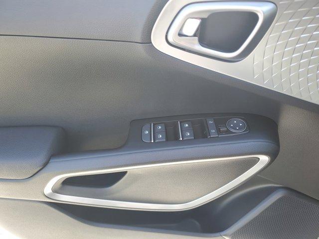 new 2025 Kia Soul car, priced at $20,589