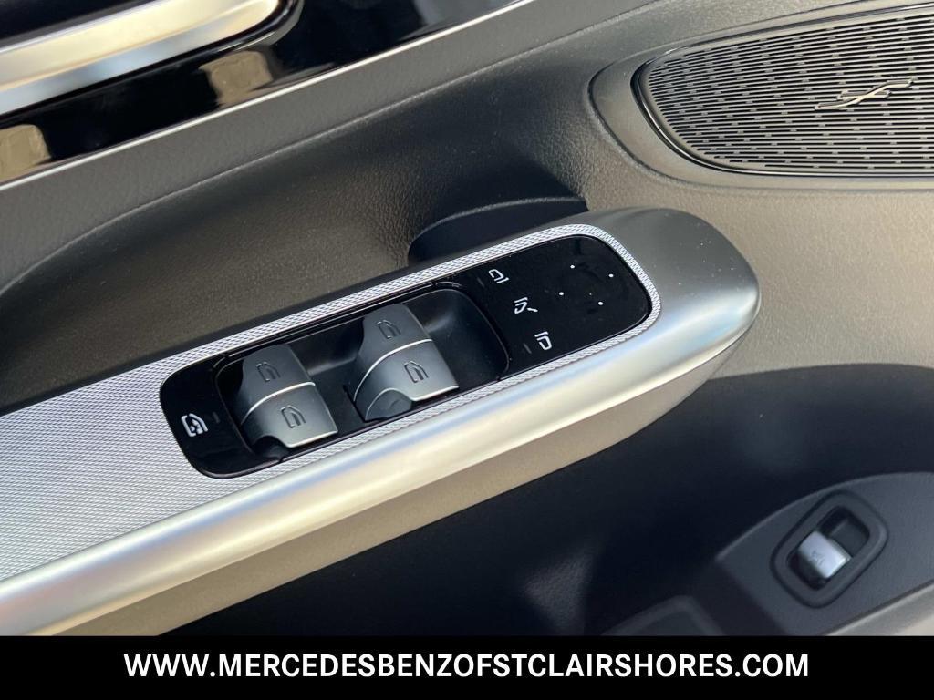 new 2026 Mercedes-Benz GLC 300 car, priced at $59,685