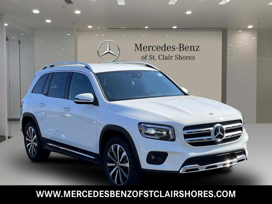 new 2022 Mercedes-Benz GLB 250 car, priced at $47,050