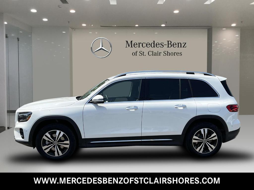 new 2025 Mercedes-Benz GLB 250 car