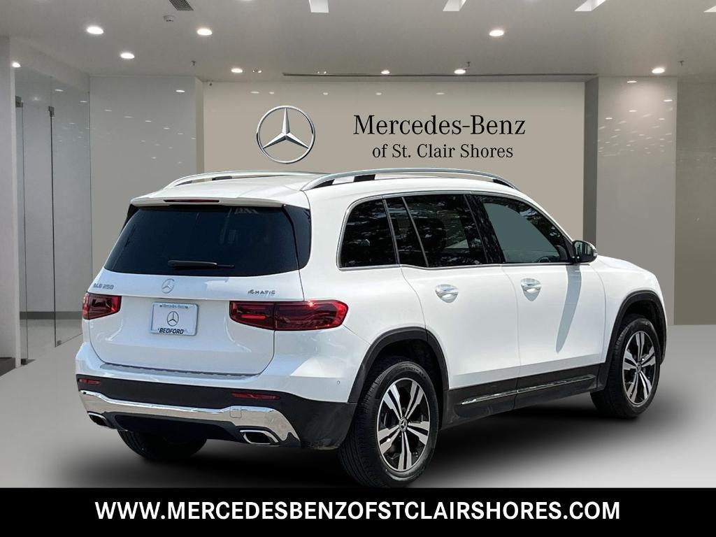 new 2025 Mercedes-Benz GLB 250 car