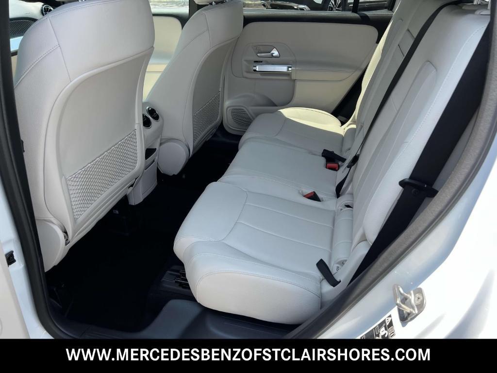 new 2025 Mercedes-Benz GLB 250 car
