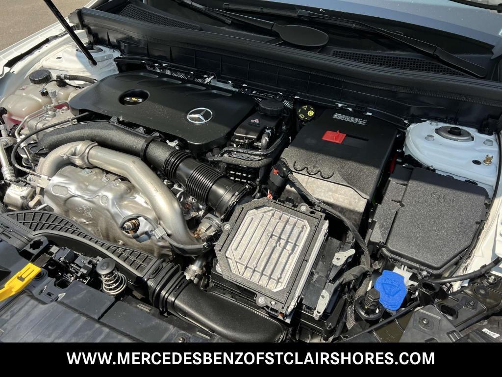 new 2025 Mercedes-Benz GLB 250 car