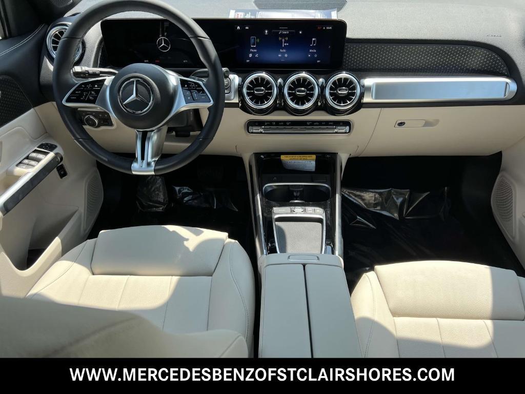 new 2025 Mercedes-Benz GLB 250 car