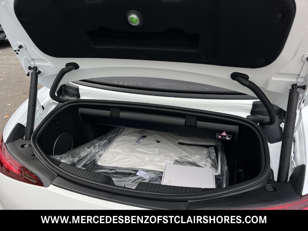 new 2026 Mercedes-Benz Maybach SL 680 Monogram Series car, priced at $239,150