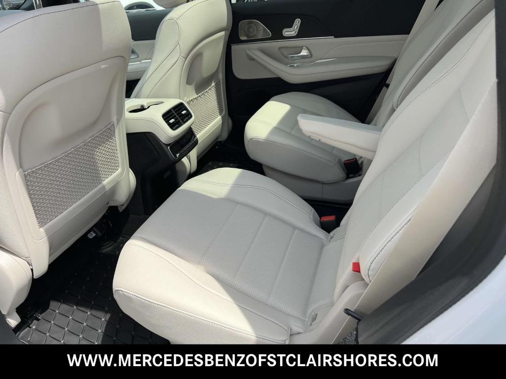 new 2025 Mercedes-Benz GLS 450 car, priced at $97,430