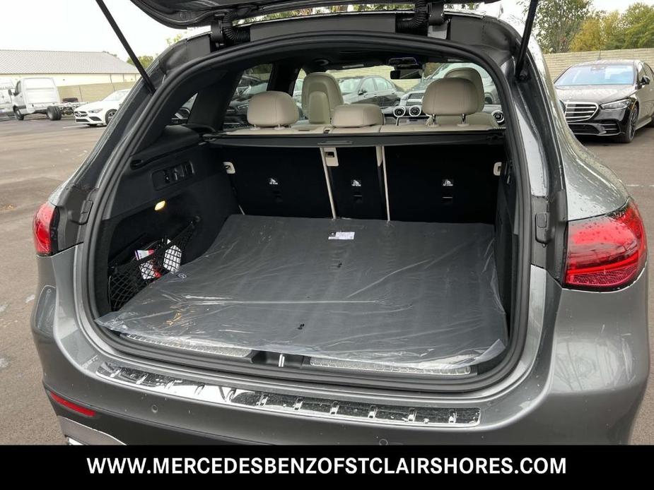 new 2023 Mercedes-Benz GLC 300 car, priced at $58,915