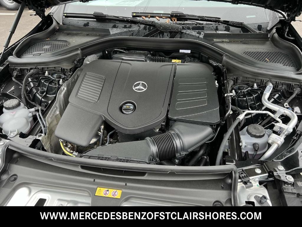 new 2025 Mercedes-Benz GLC 300 car, priced at $53,415