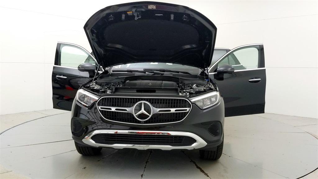 new 2024 Mercedes-Benz GLC 300 car, priced at $50,310