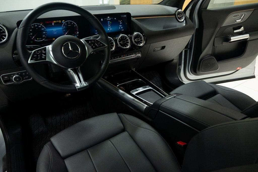 new 2025 Mercedes-Benz GLA 250 car, priced at $43,755