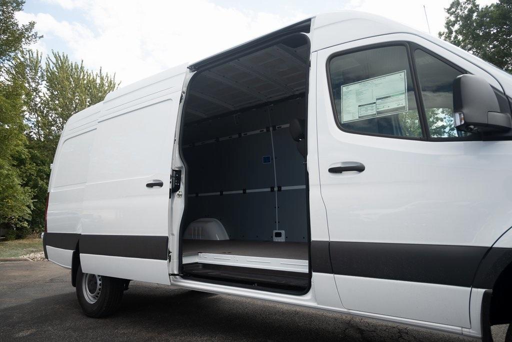new 2025 Mercedes-Benz Sprinter 2500 car, priced at $77,474