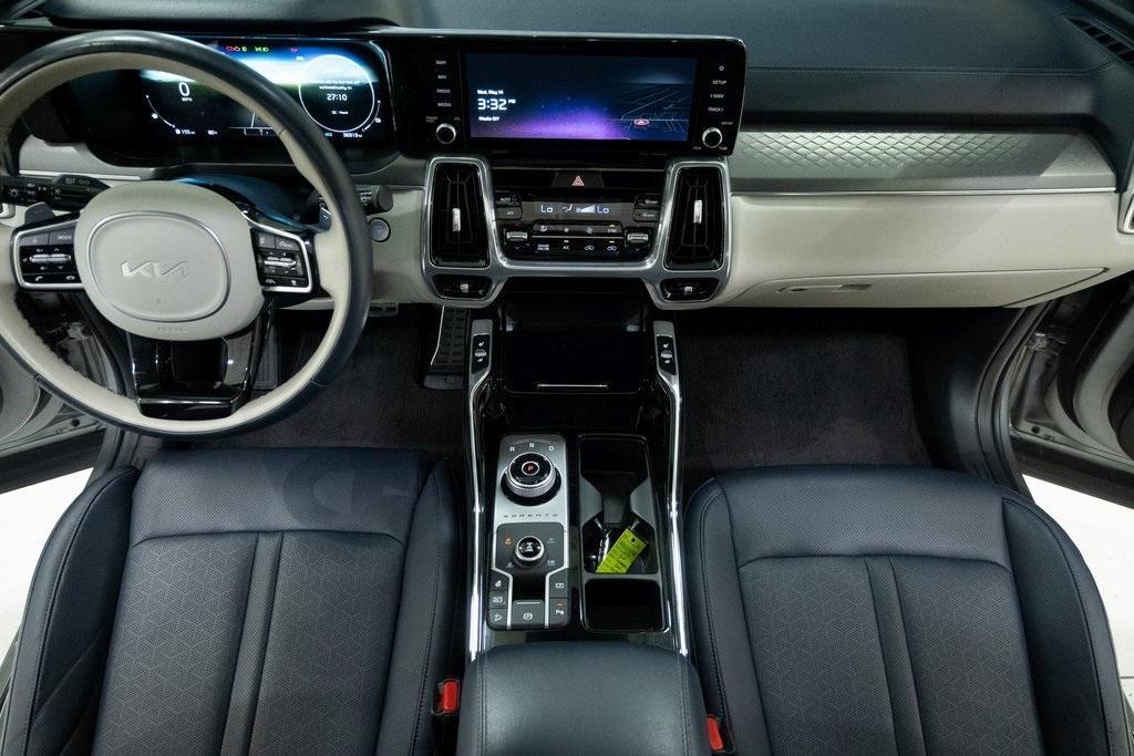 used 2023 Kia Sorento Hybrid car, priced at $33,066