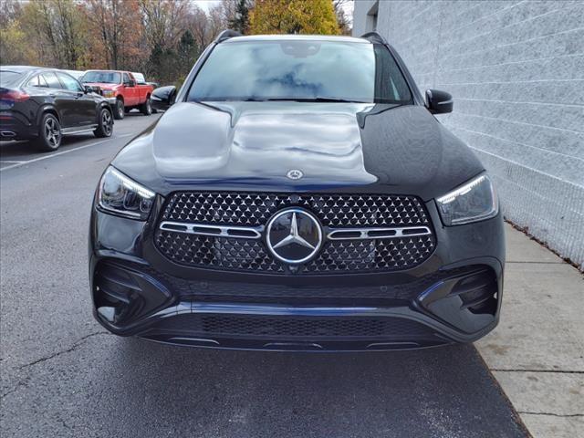 new 2025 Mercedes-Benz GLE 450 car, priced at $77,921