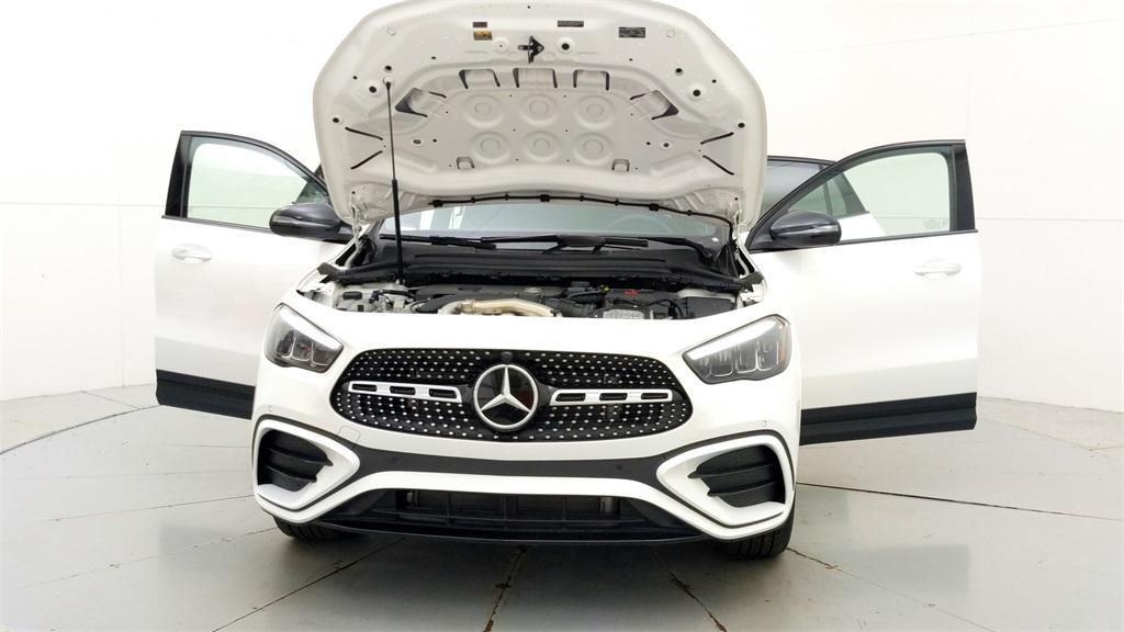 new 2024 Mercedes-Benz GLA 250 car, priced at $47,628