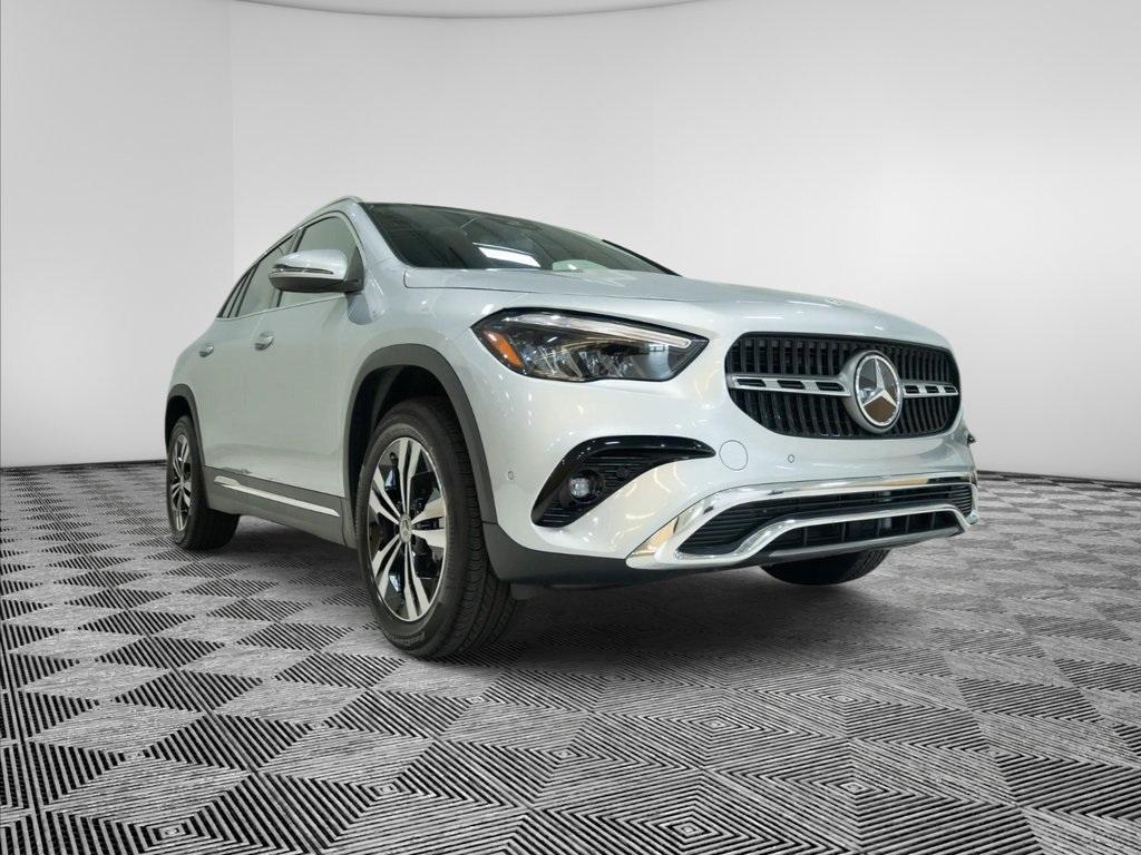 new 2025 Mercedes-Benz GLA 250 car, priced at $44,330
