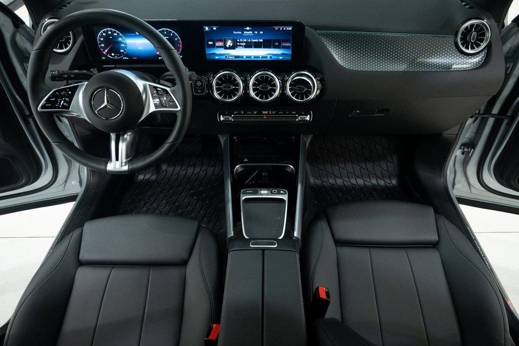 new 2025 Mercedes-Benz GLA 250 car, priced at $44,330