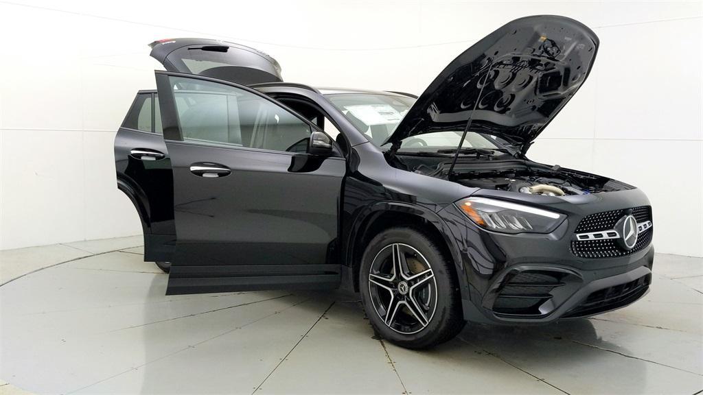 new 2024 Mercedes-Benz GLA 250 car, priced at $47,628