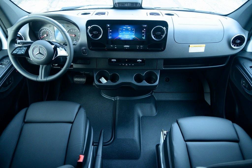 new 2025 Mercedes-Benz Sprinter 2500 car, priced at $65,852