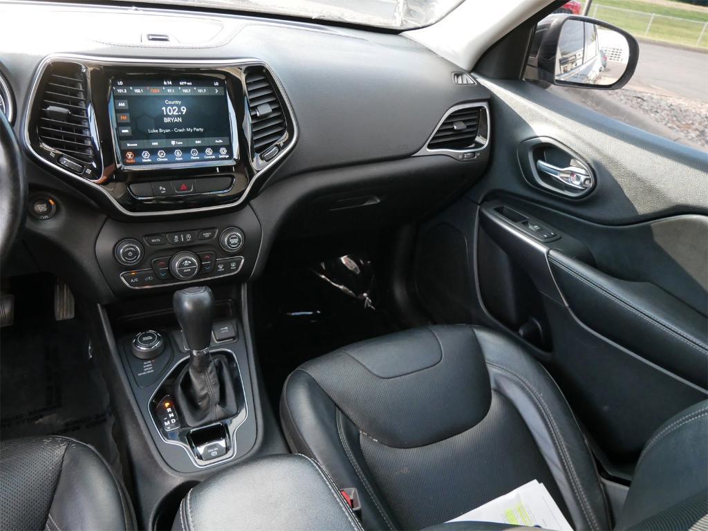 used 2020 Jeep Cherokee car, priced at $18,995