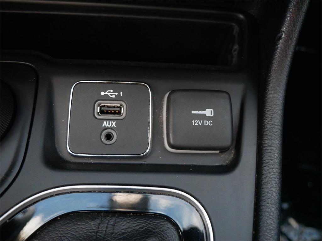 used 2020 Jeep Cherokee car, priced at $18,995