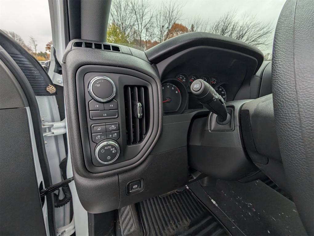 new 2025 GMC Sierra 3500 car, priced at $52,713