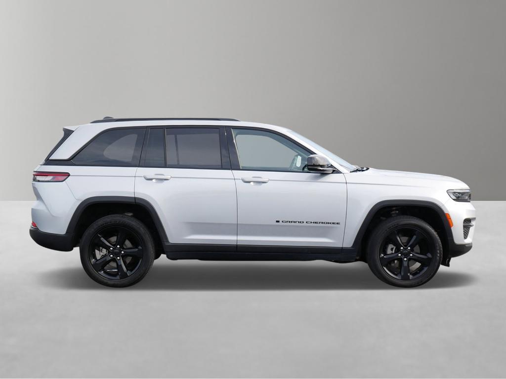 used 2024 Jeep Grand Cherokee car, priced at $33,750
