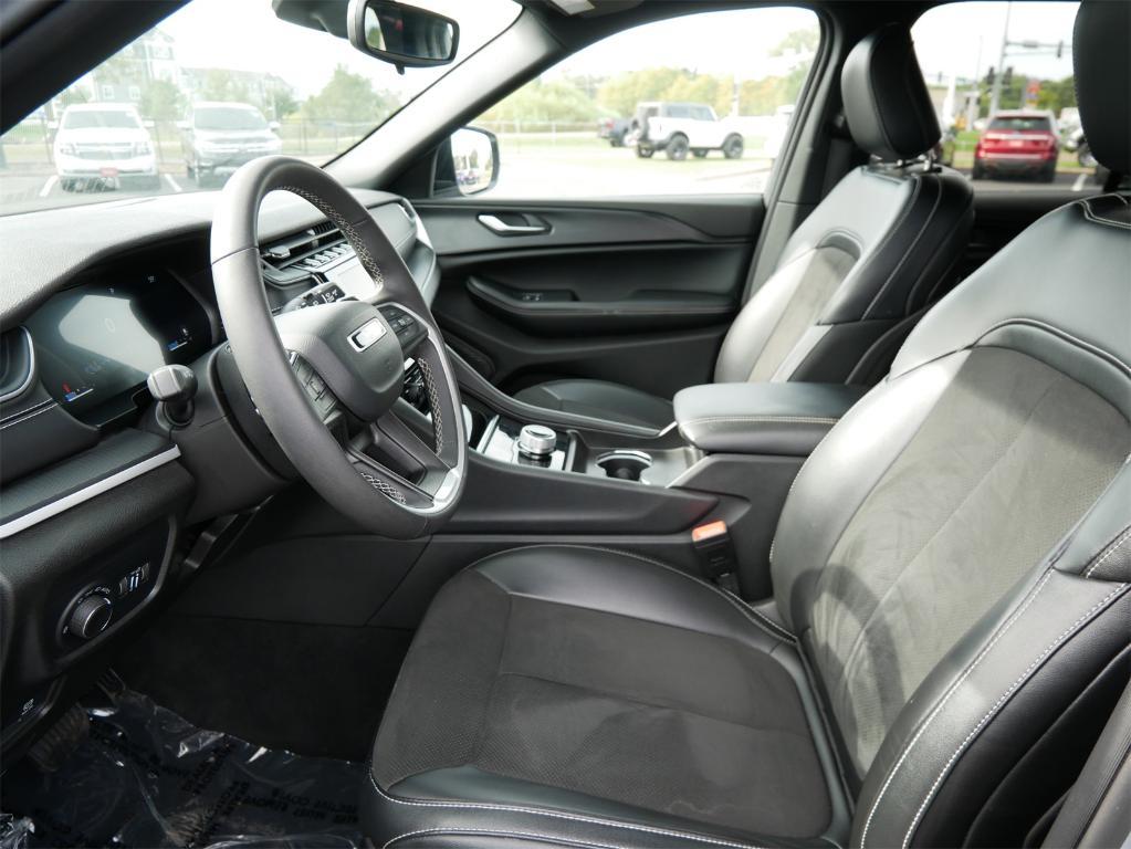 used 2024 Jeep Grand Cherokee car, priced at $33,750